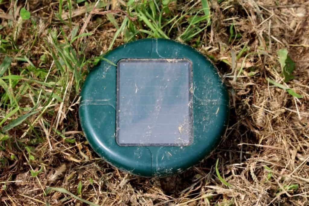 how do i know if my solar powered mole repeller is working