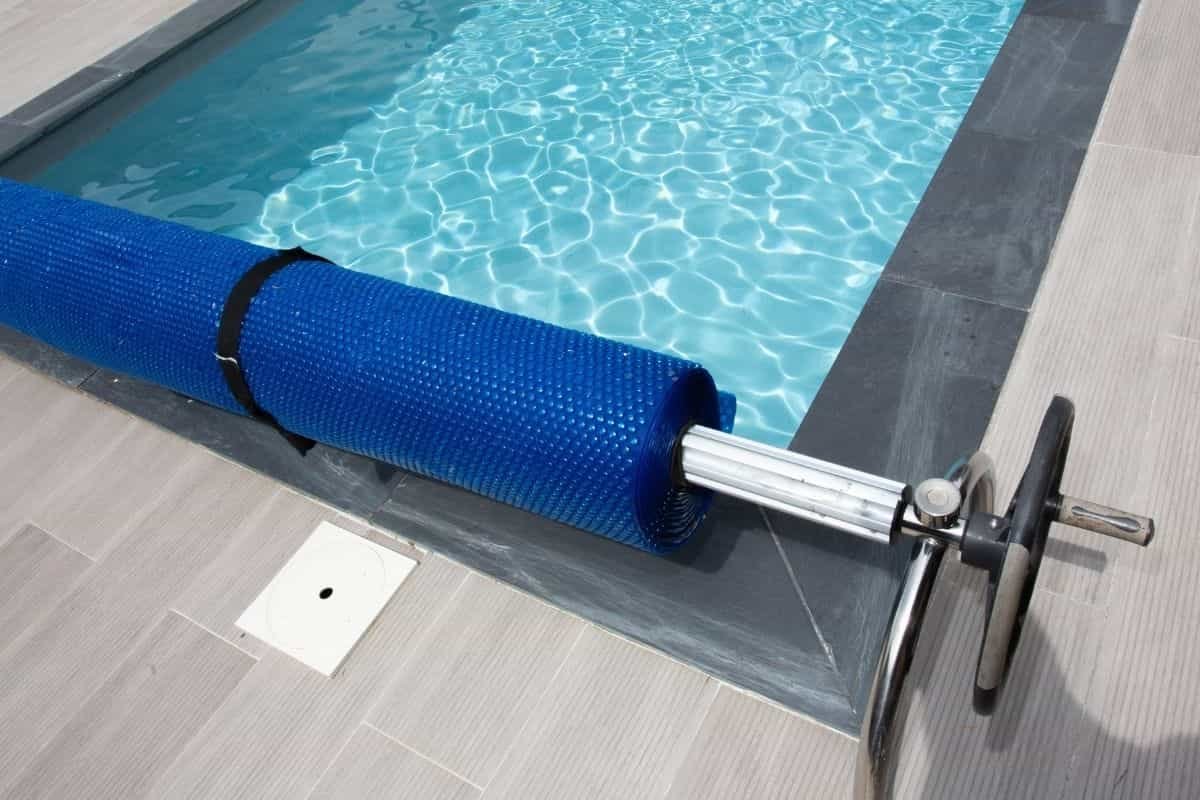 solar pool cover with reels