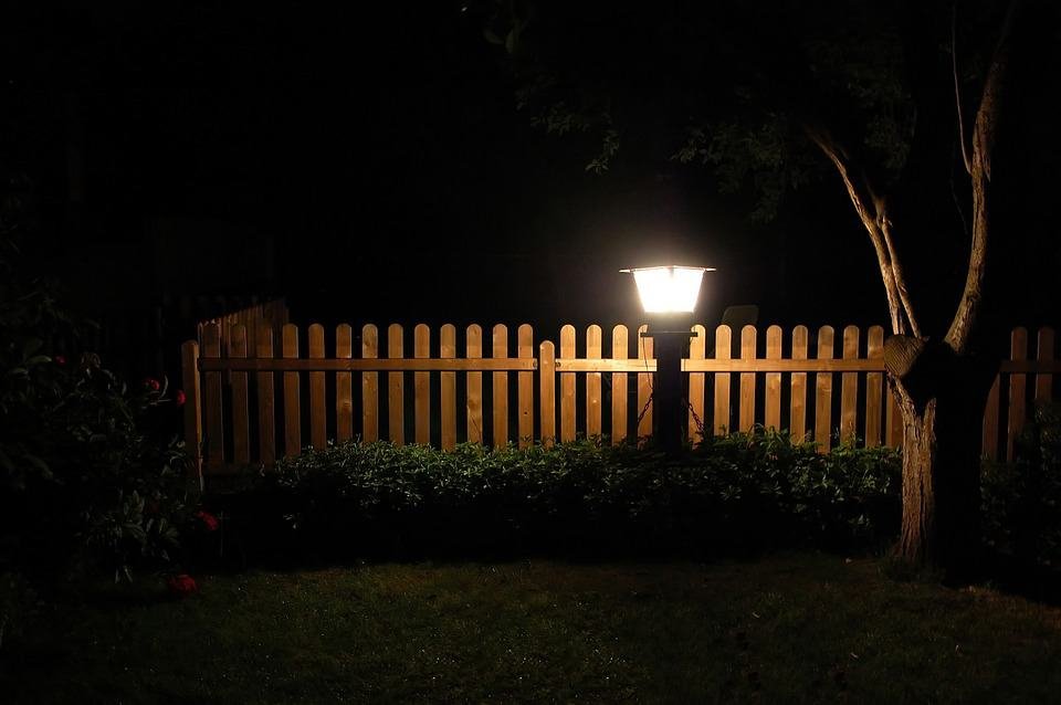 fence light